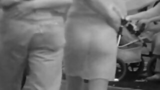 Velho feio fode buceta de morena índia esbelta em posição de vídeo pornô de gordinha novinha missionário